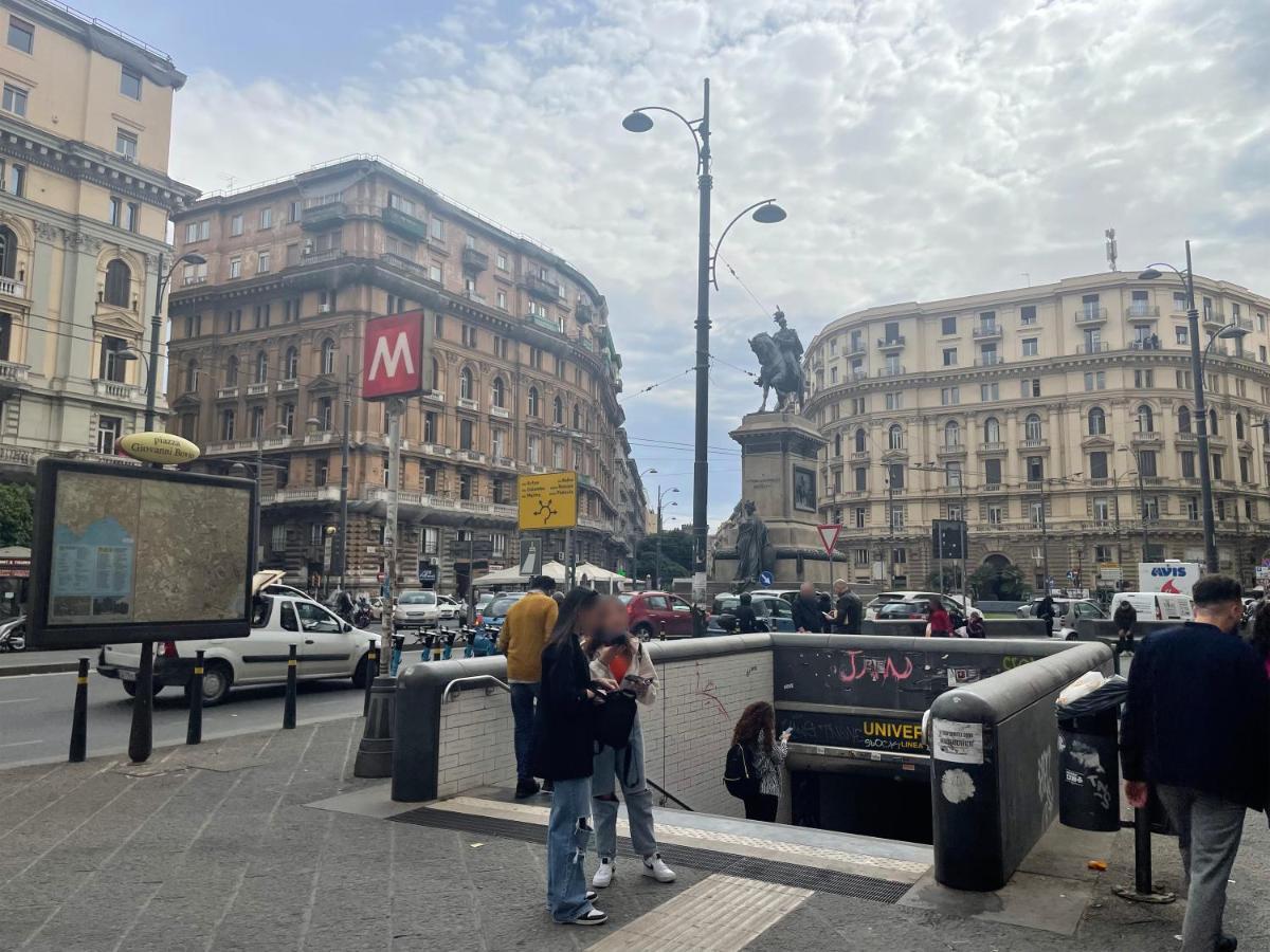 La Finestra Sul Corso Apartamento Nápoles Exterior foto