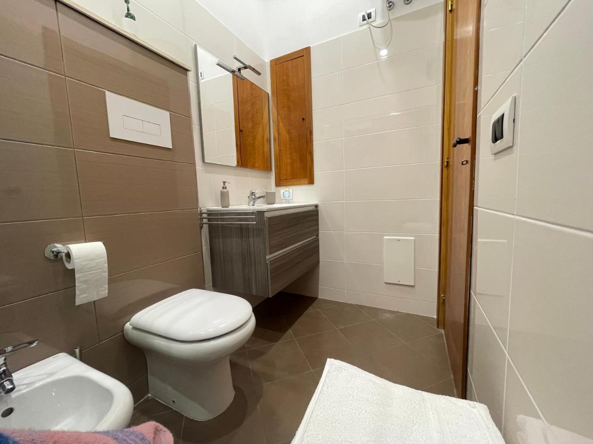 La Finestra Sul Corso Apartamento Nápoles Exterior foto